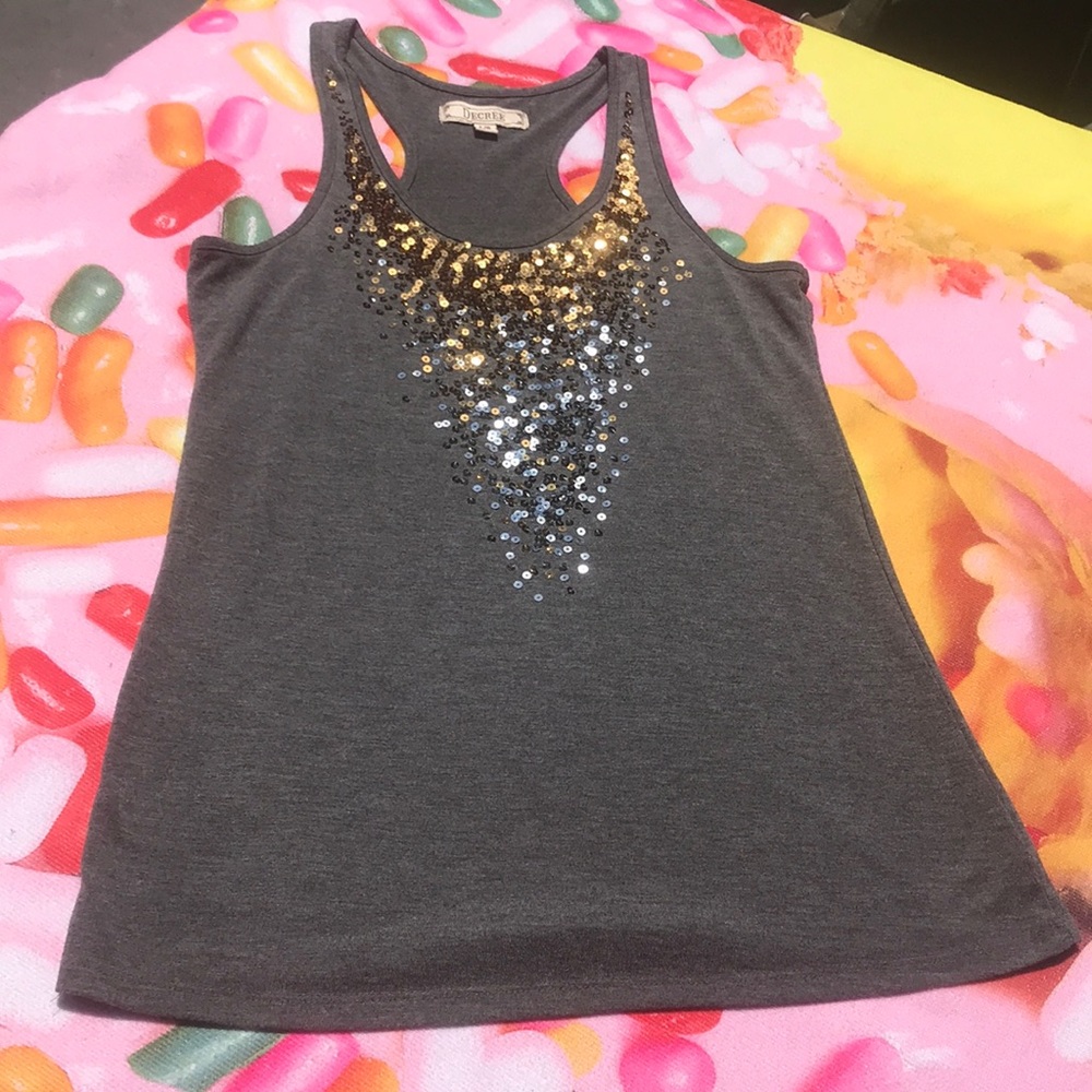 Woman’s Decree Large Tank Top Gray shiny